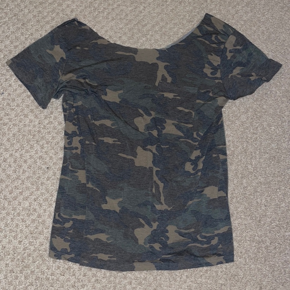 Cut Off The Shoulder Tee